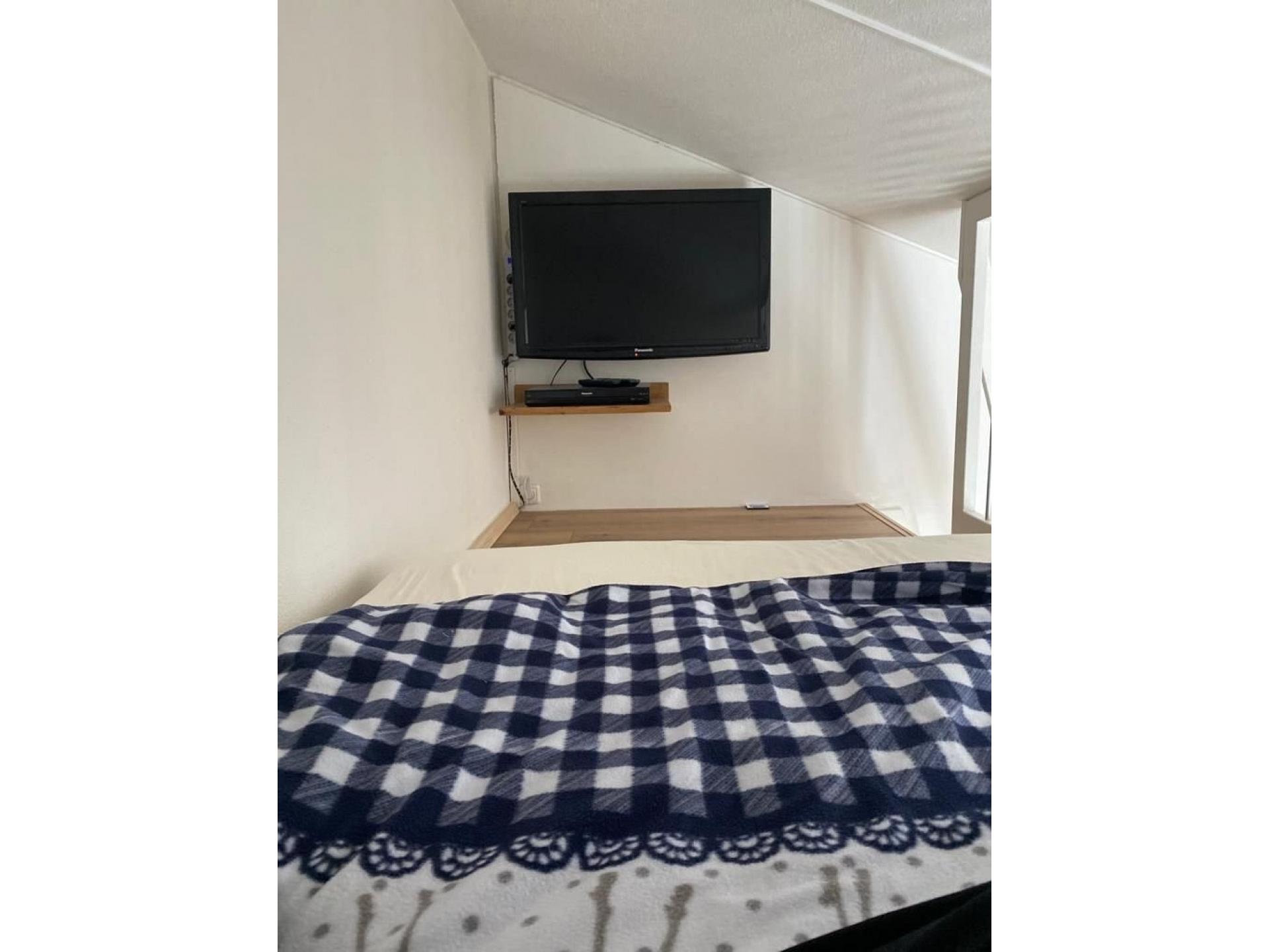 Chill-out Lounge / TV