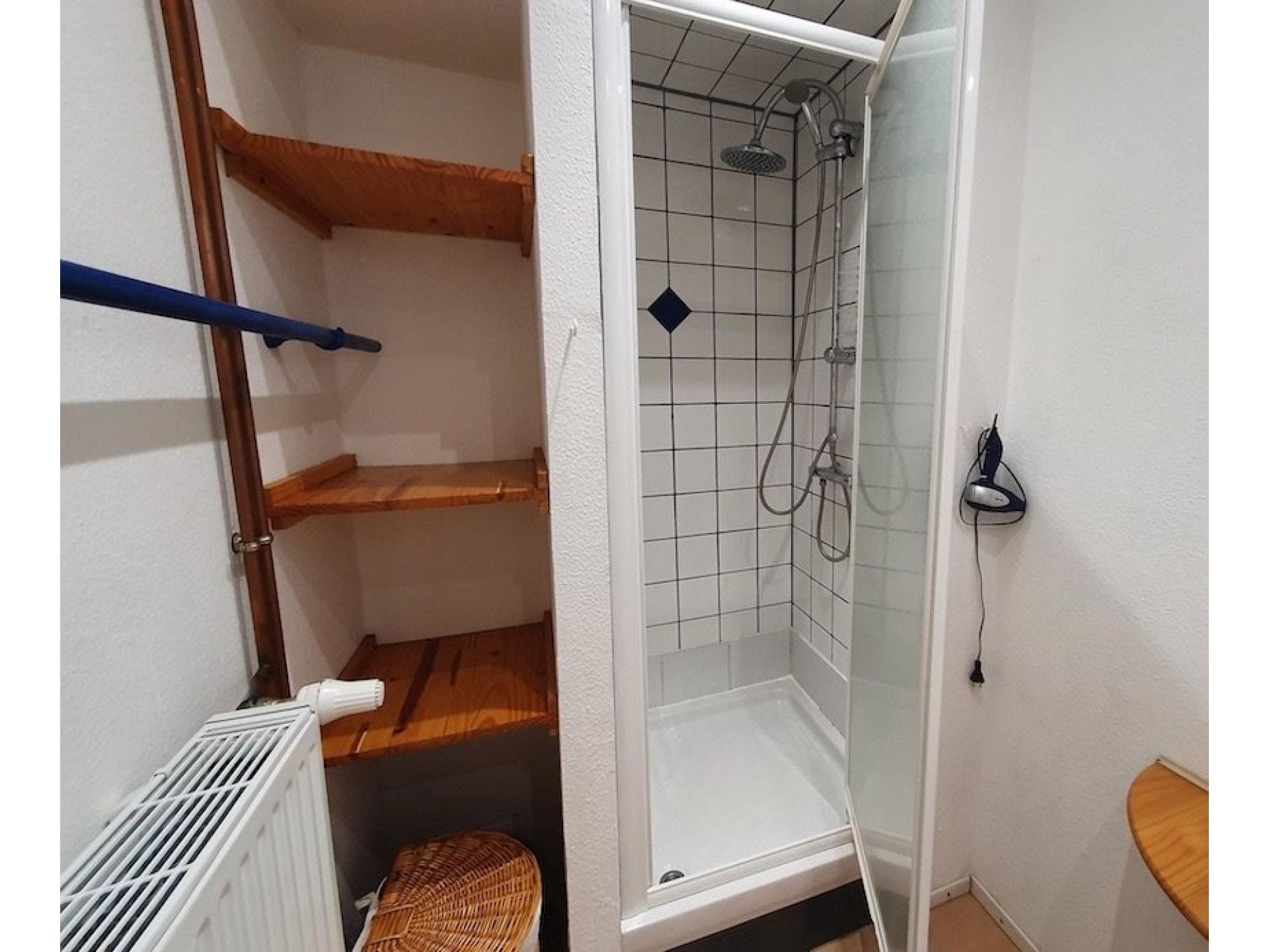 Tageslichtbad mit Dusche