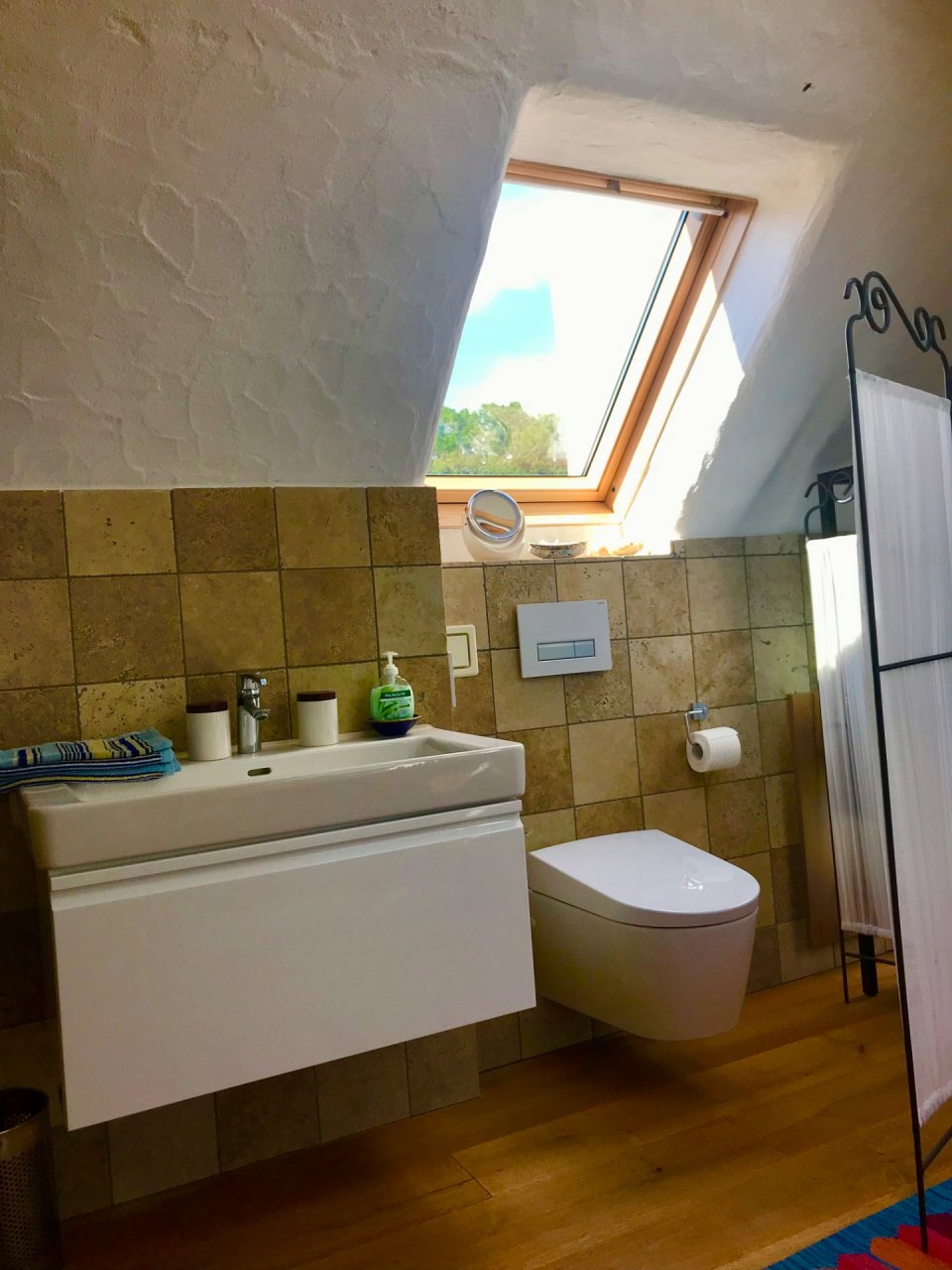 Toilette/Waschtisch OG