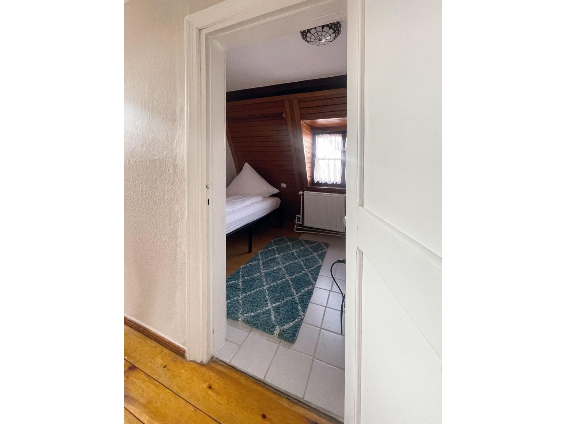 1. Schlafzimmer - Einzelb