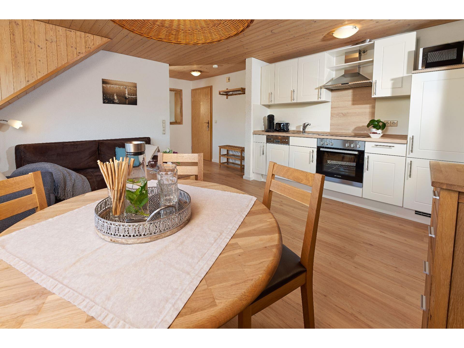 Wohnzimmer mit Küchenzeil