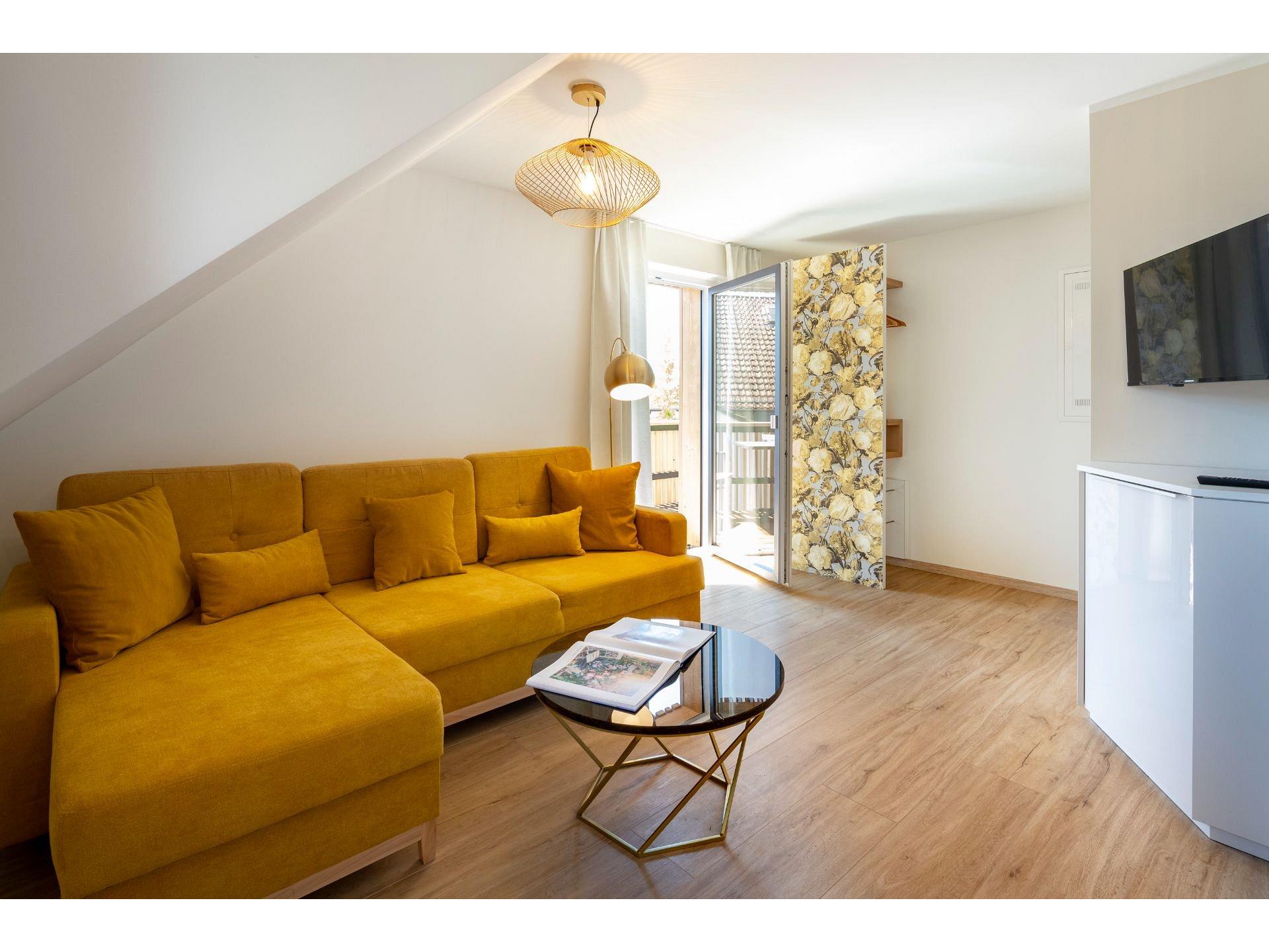 Wohn/ Esszimmer mit Kche