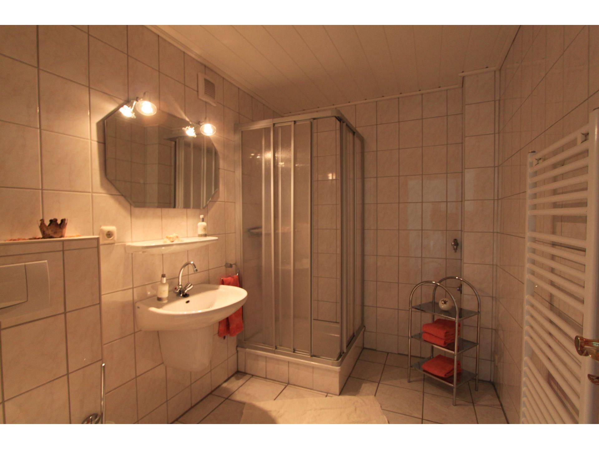 Duschbad mit Fubodenerw