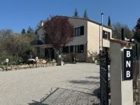 Einfahrt mit Parken