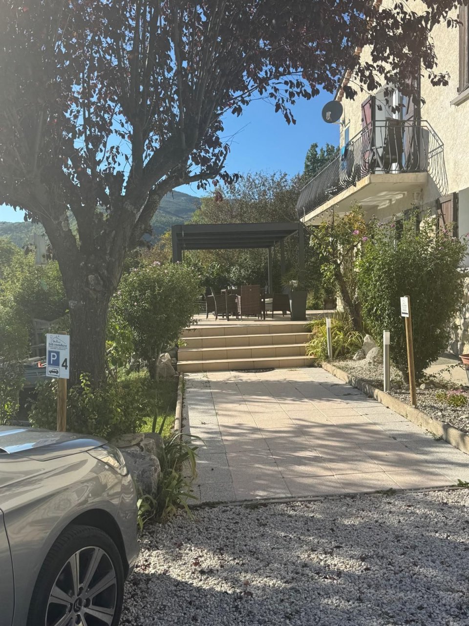 Eingang mit Terrasse