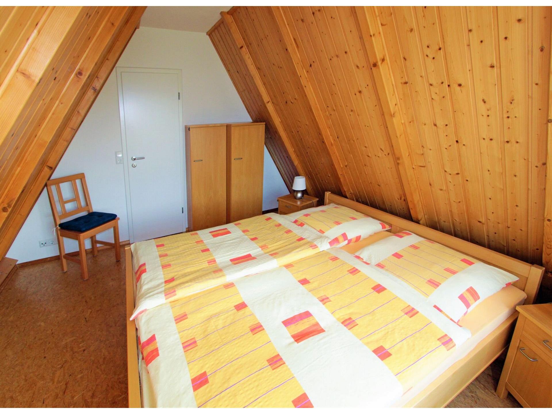 Schlafzimmer I im OG mit