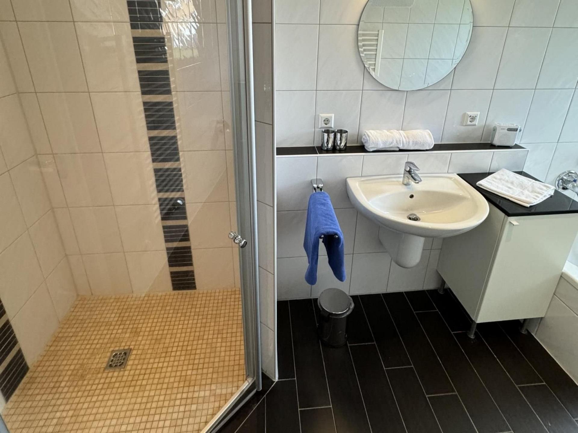 FH D&uuml;nehaus Duschad