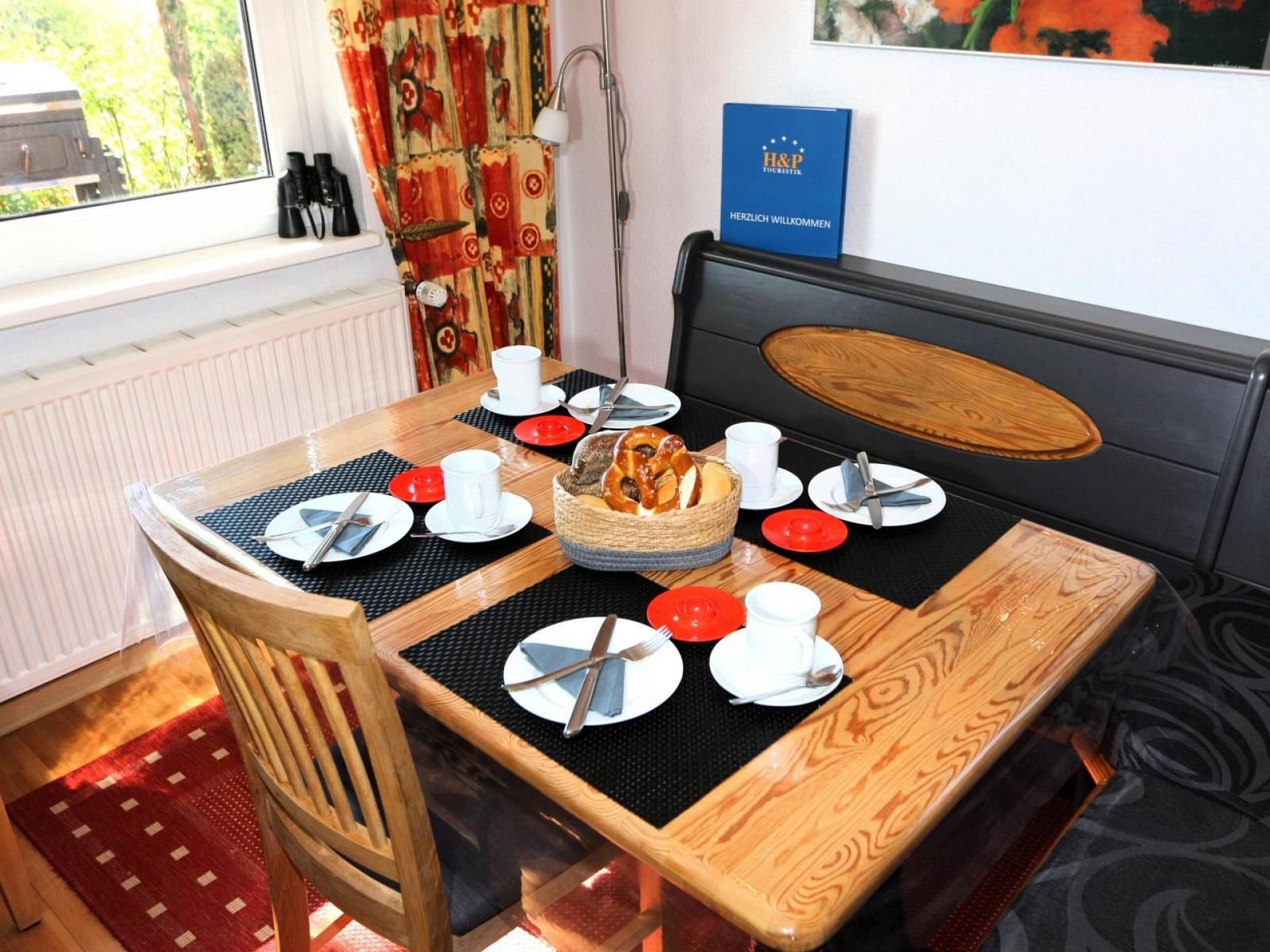 Fr&uuml;hst&uuml;ckstisch